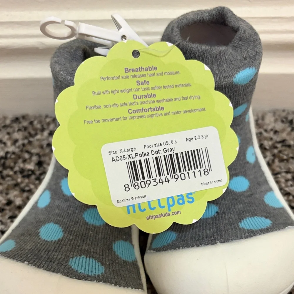 Grey Sock Shoes with Blue Polka Dots – Barefoot Style for Toddlers